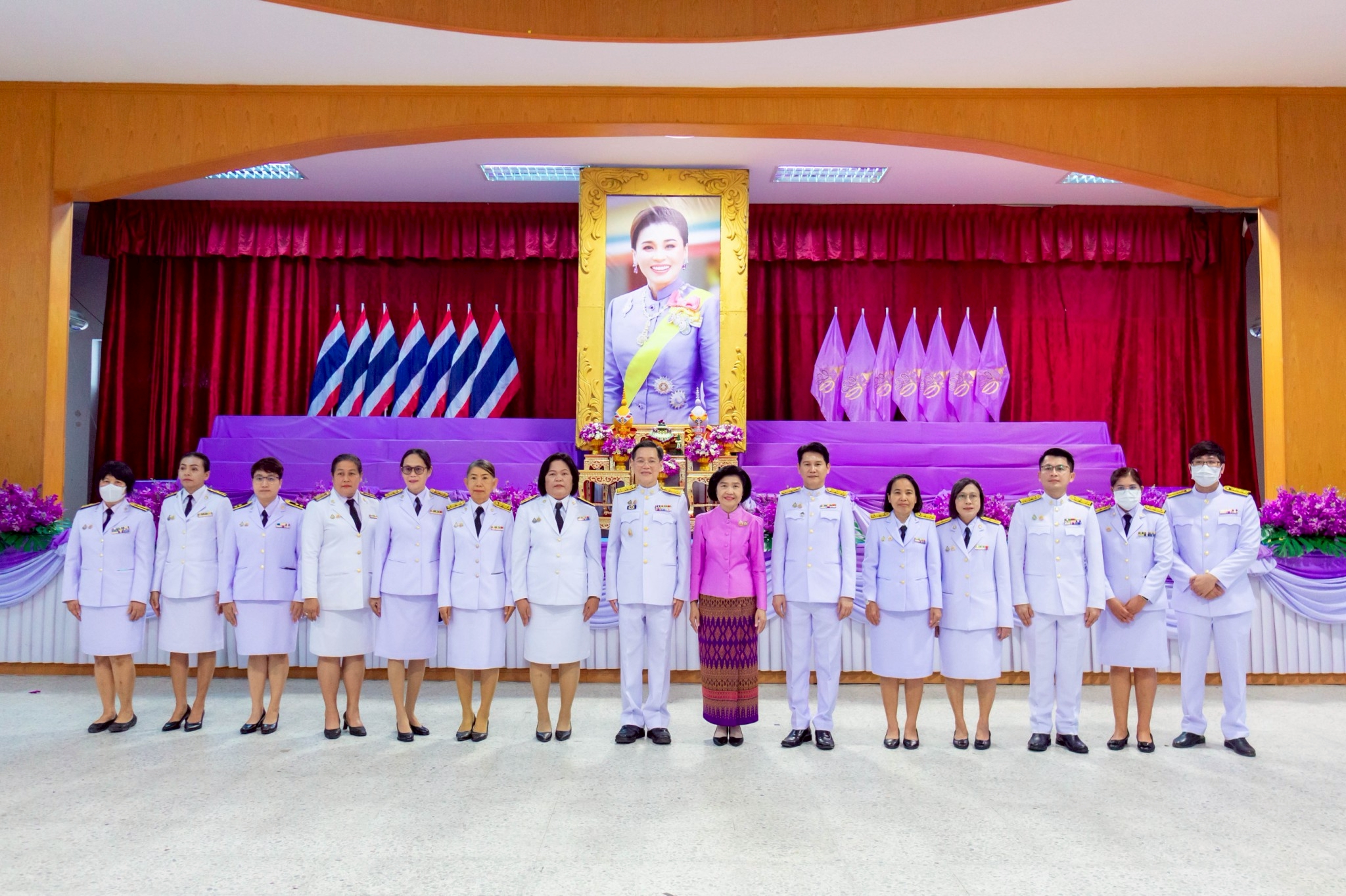 พิธีทำบุญตักบาตร ถวายพระราชกุศล สมเด็จพระนางเจ้าฯ พระบรมราชินี เนื่องในโอกาสวันเฉลิมพระชนมพรรษา 3 มิถุนายน 2568