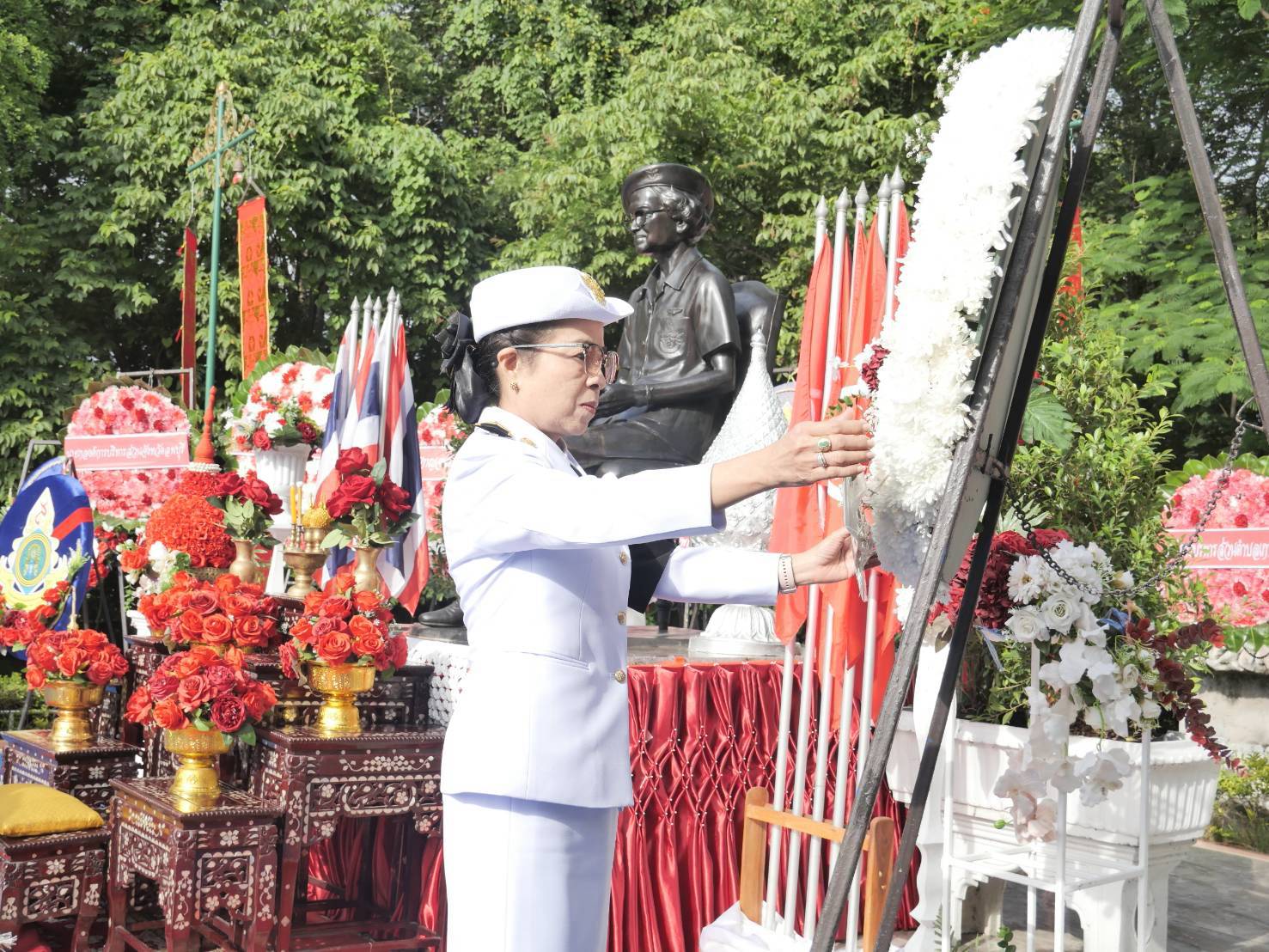 พิธีวางพวงมาลาถวายราชสักการะเนื่องในวันคล้ายวันสวรรคตสมเด็จพระศรีนครินทราบรมราชชนนี ประจำปี 2569