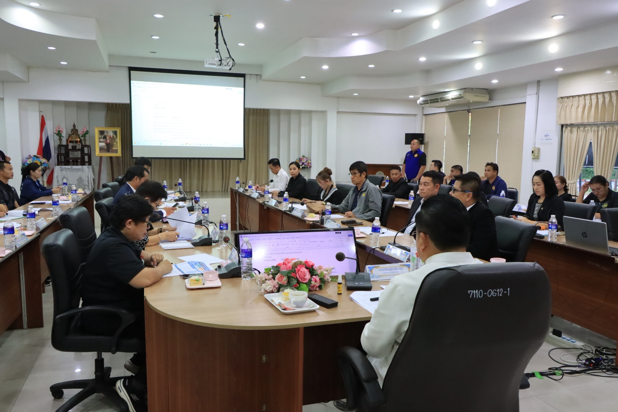 ประชุมคณะกรรมการขับเคลื่อนการแก้ไขปัญหาเด็กและเยาวชนนอกระบบการศึกษาให้กลายเป็นศูนย์ Thailand Zero Dropout จังหวัดลพบุรี